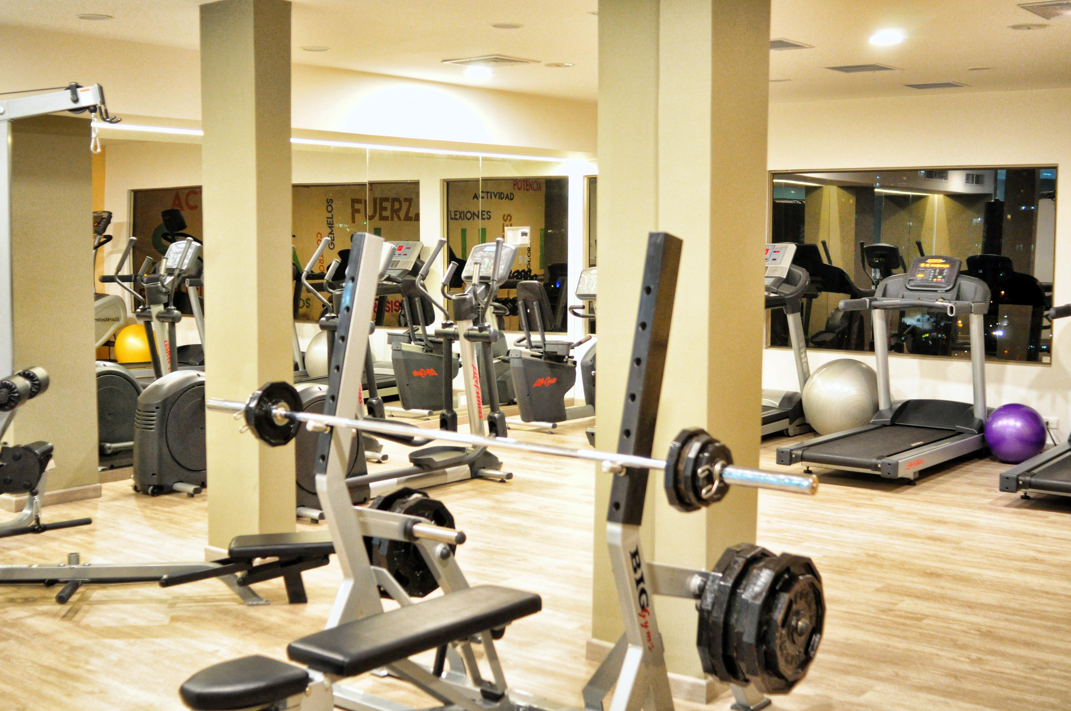 Hotel Dann Carlton Bucaramanga Zewnętrze zdjęcie The gym at the hotel