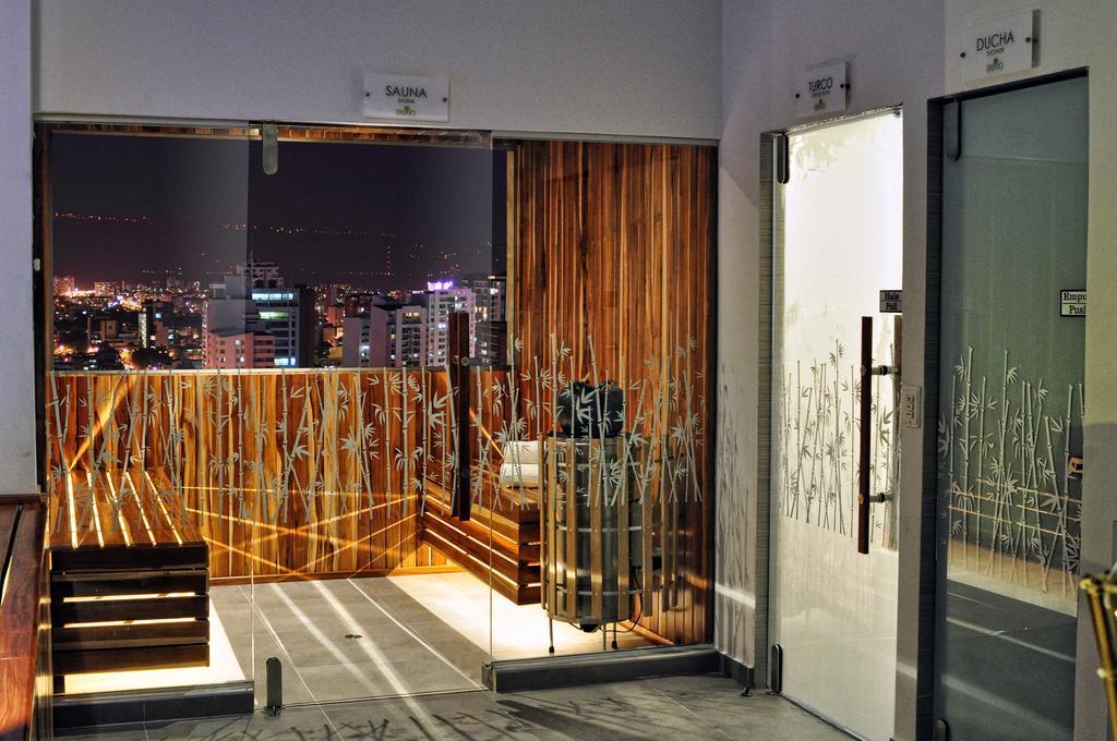Hotel Dann Carlton Bucaramanga Zewnętrze zdjęcie A sliding door
