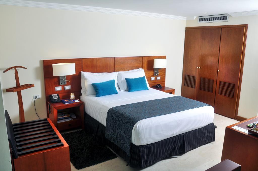 Hotel Dann Carlton Bucaramanga Zewnętrze zdjęcie A room at the hotel